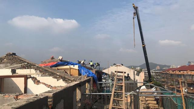 452处！即查即拆！违建阳光房（棚）拆除行动进行中...